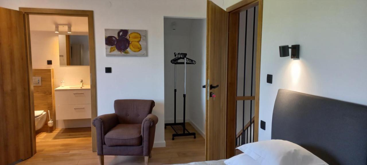 Fratole Villa Nielisz Exterior photo